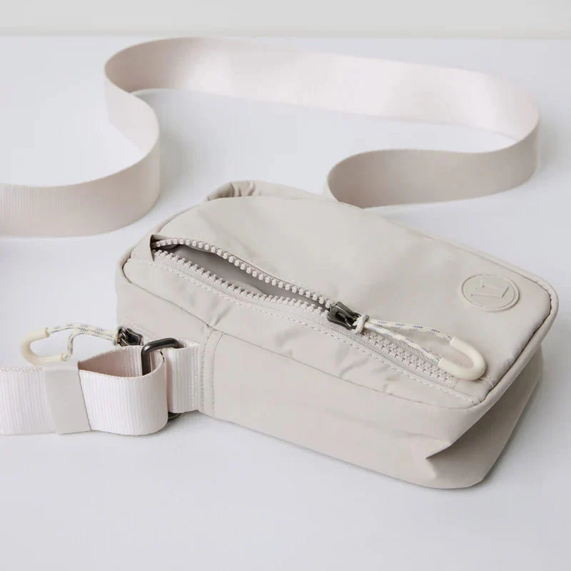 Vuori All Around Crossbody - Image 5