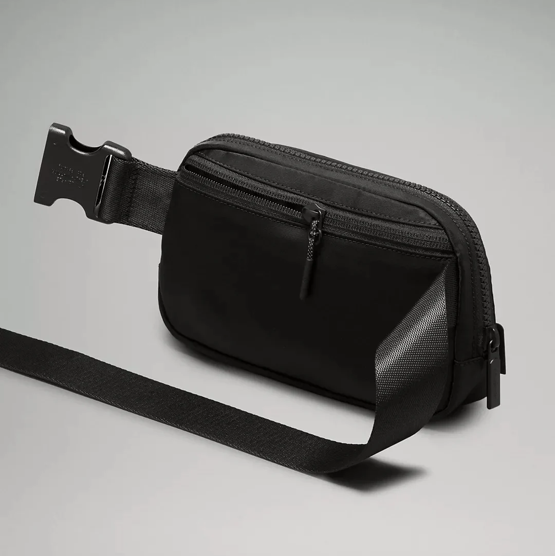 Lululemon Everywhere Belt Bag 1L - Image 3