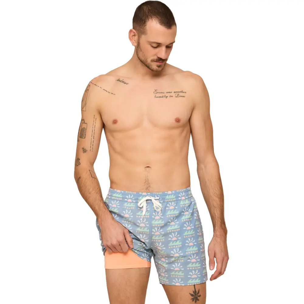 Chubbies Men's Easygoers LIned Swim Trunks - 5.5" inseam - Image 6