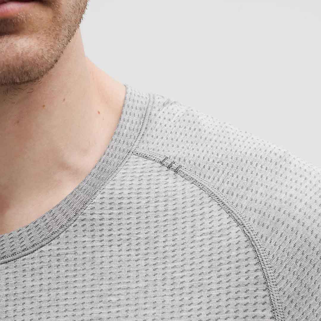 Lululemon Men's Metal Vent Tech Short Sleeve Shirt - Image 4