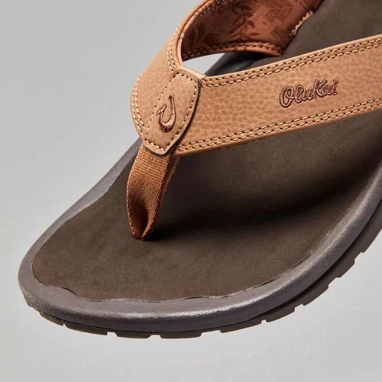 OluKai Men's Ohana Beach Sandals - Image 11