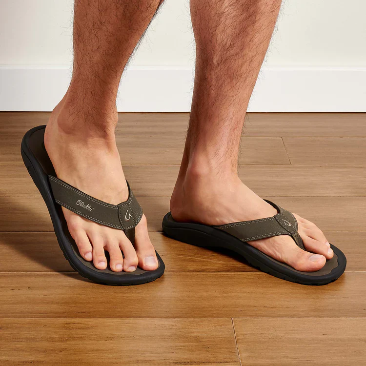 OluKai Men's Ohana Beach Sandals - Image 20