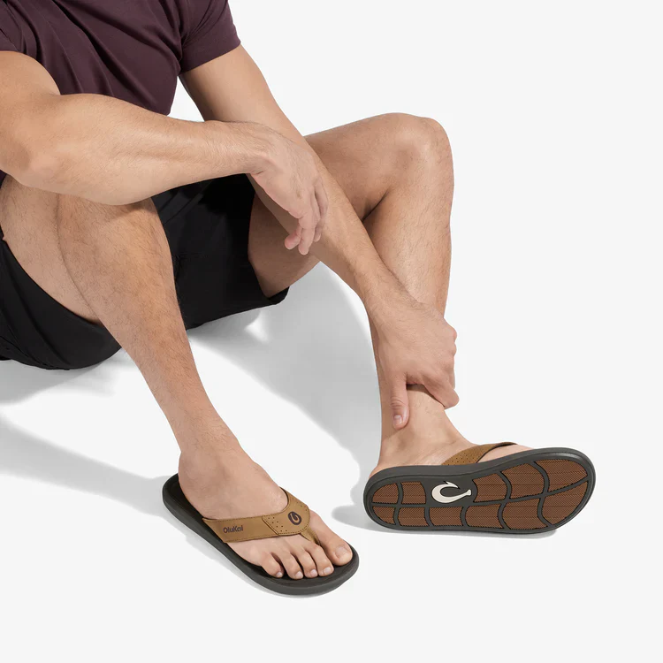 OluKai Men's Pili Sandal - Image 10