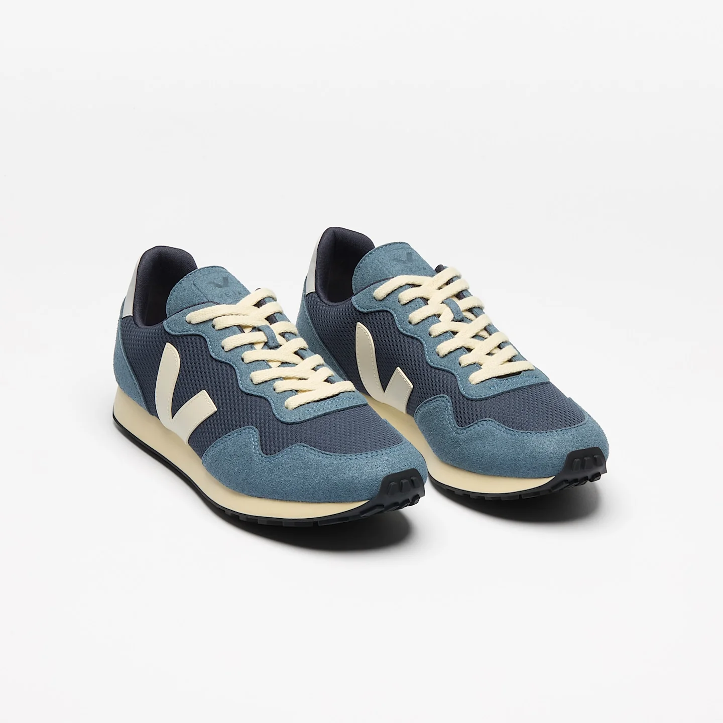 Veja Men's SDU Alveomesh Sneakers - Image 2