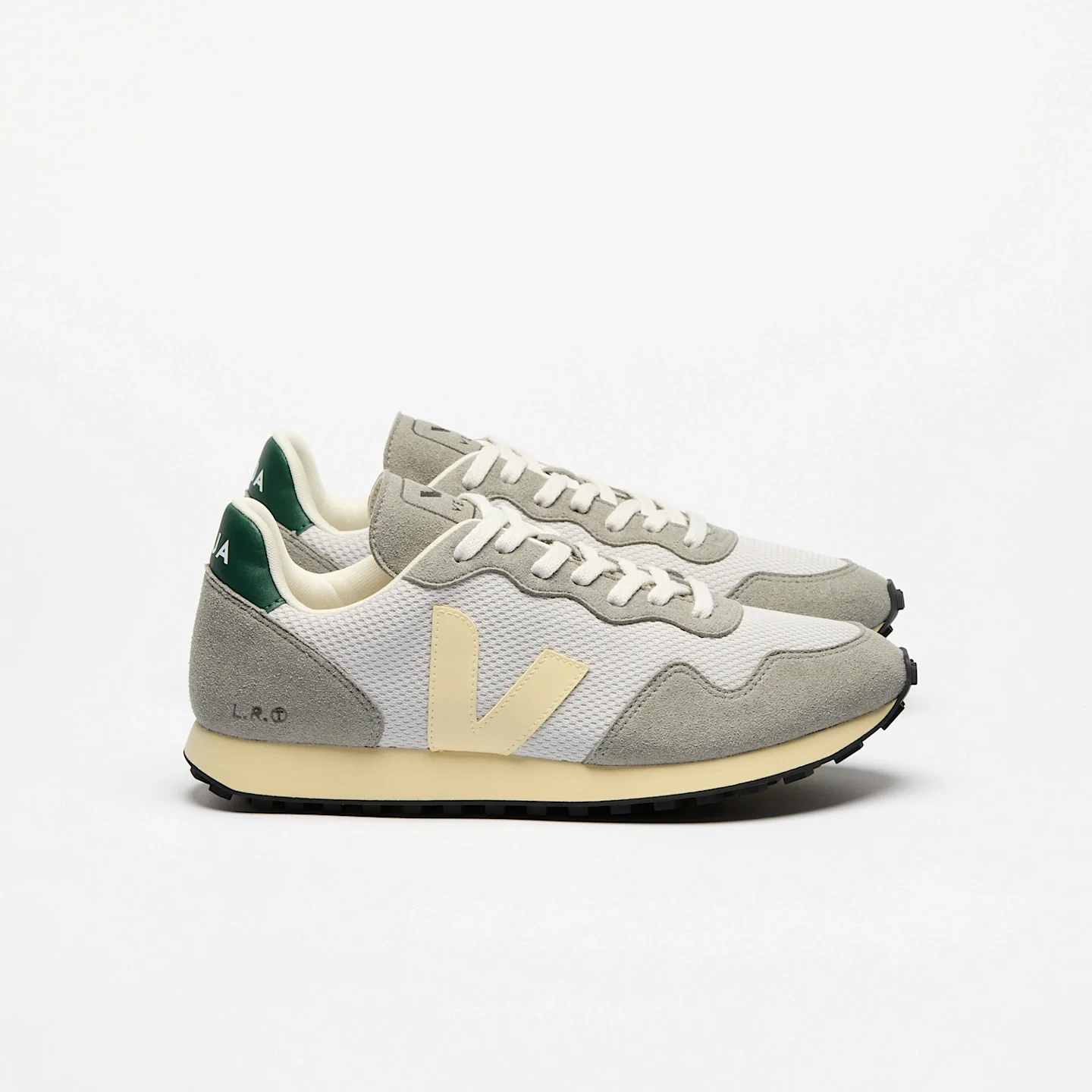 Veja Men's SDU Alveomesh Sneakers - Image 5