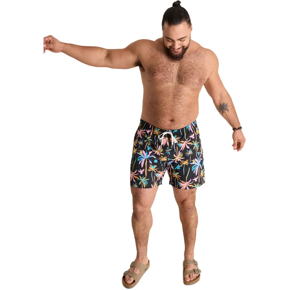Chubbies Men's The Black Light Night 5.5" inseam - Image 4