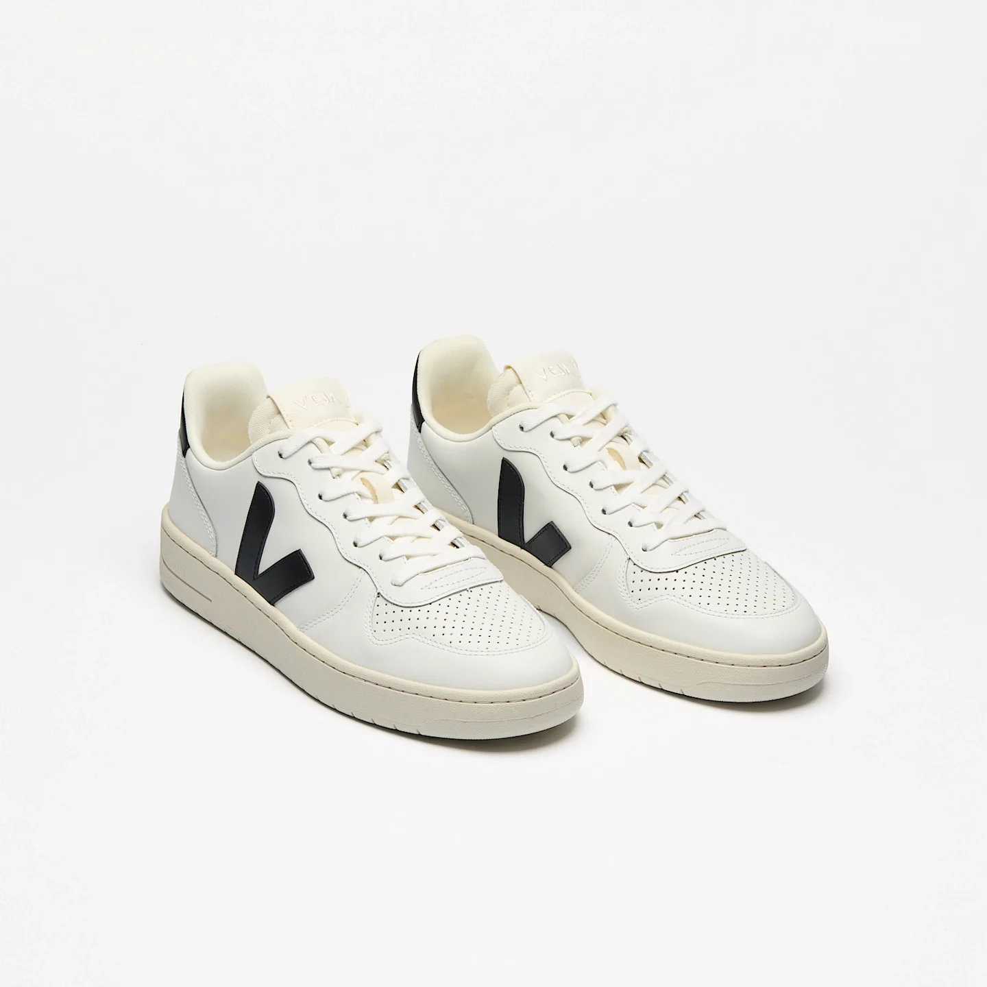 Veja Men's V-10 Leather Sneakers - Image 2