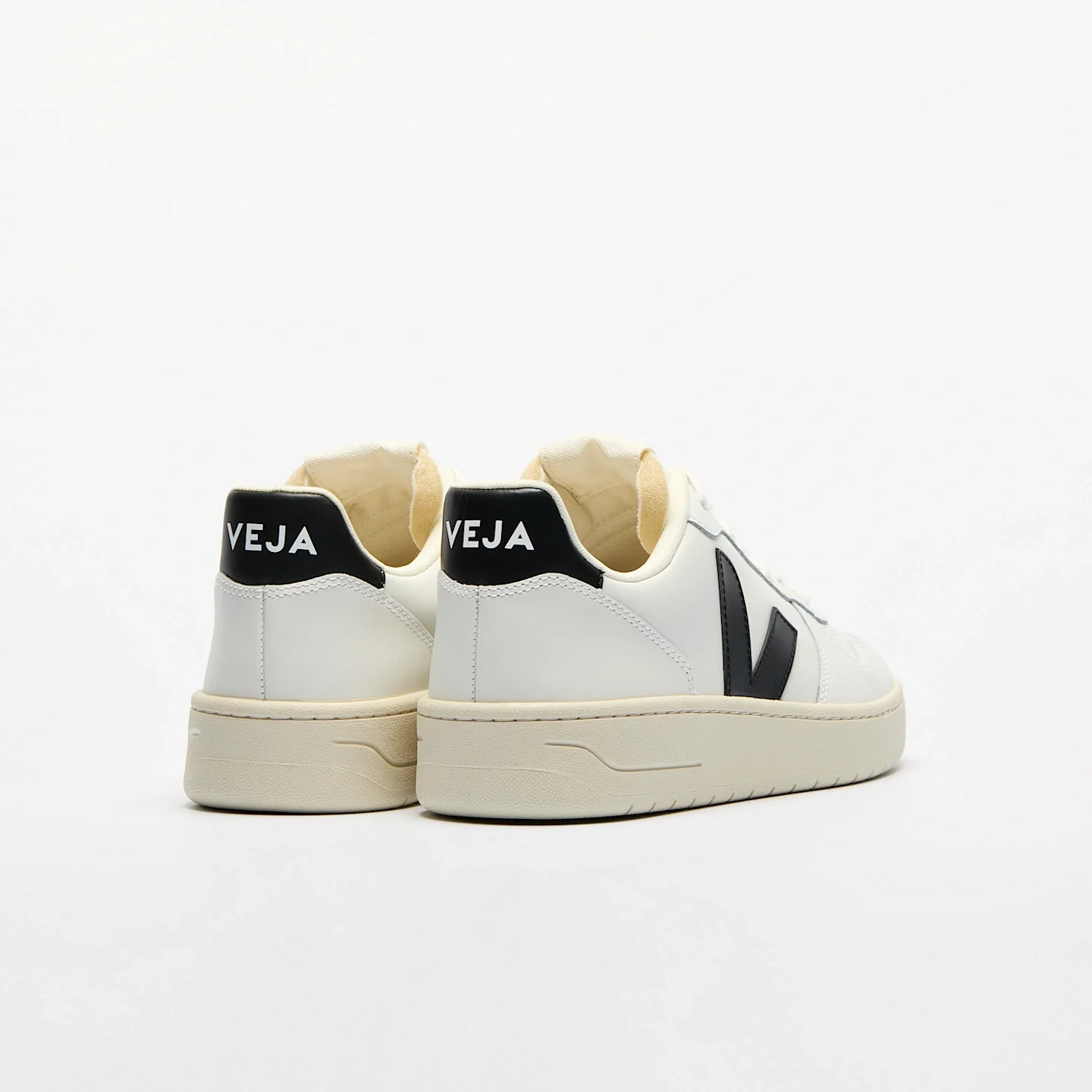 Veja Men's V-10 Leather Sneakers - Image 3
