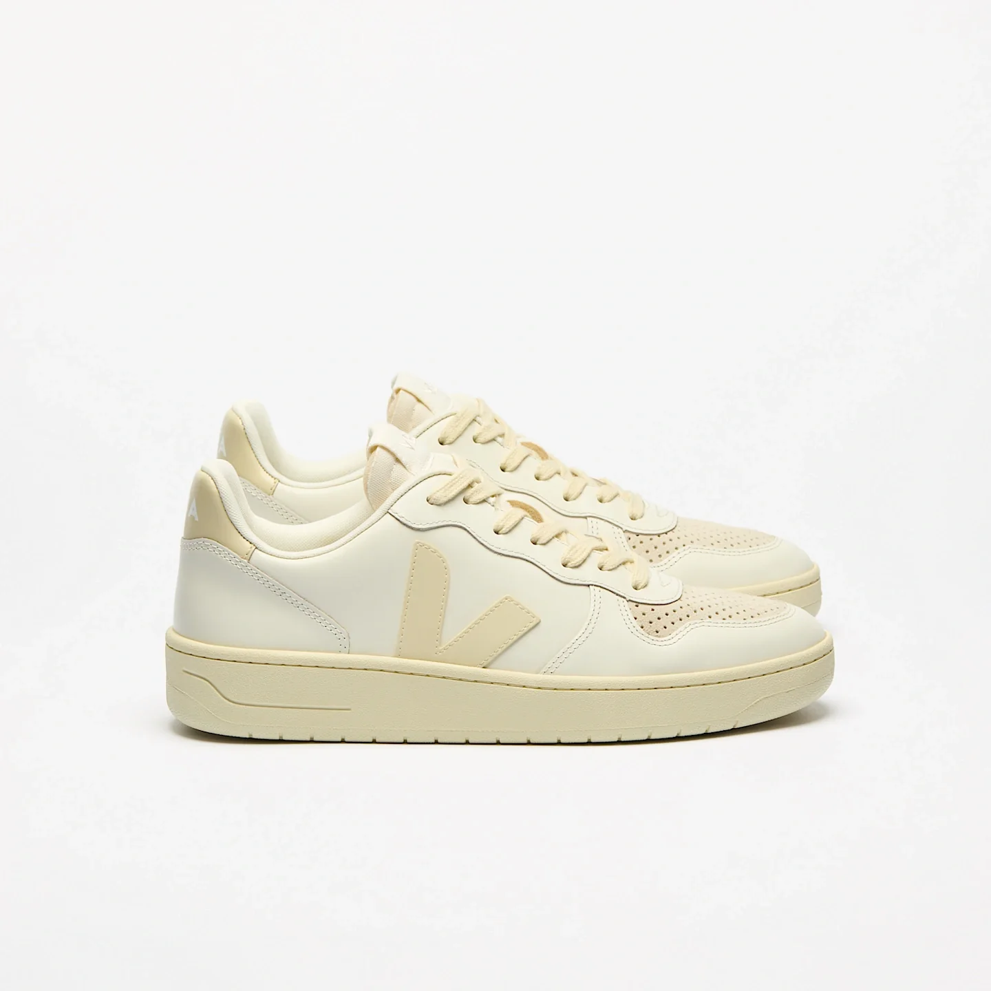 Veja Men's V-10 Leather Sneakers - Image 7