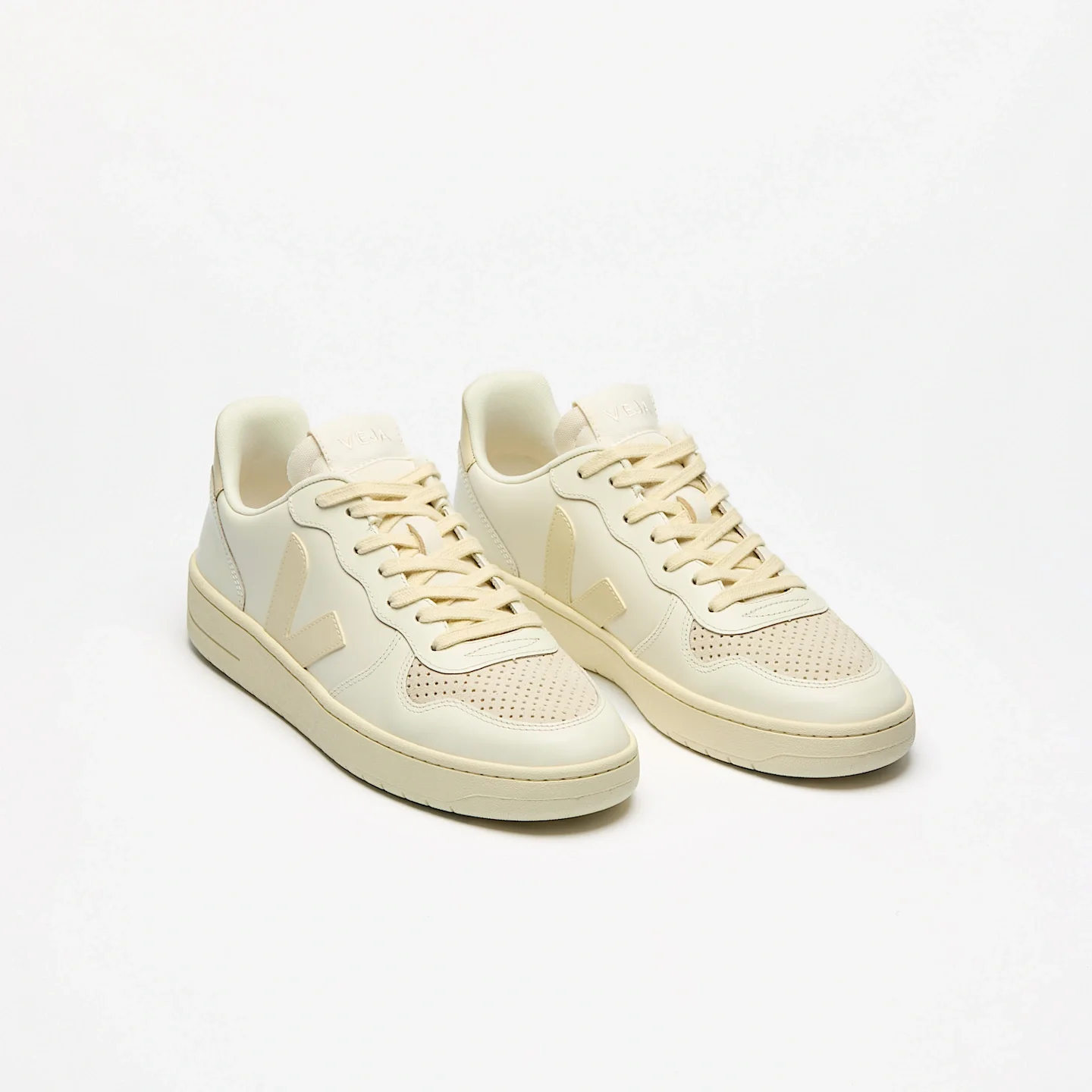 Veja Men's V-10 Leather Sneakers - Image 8
