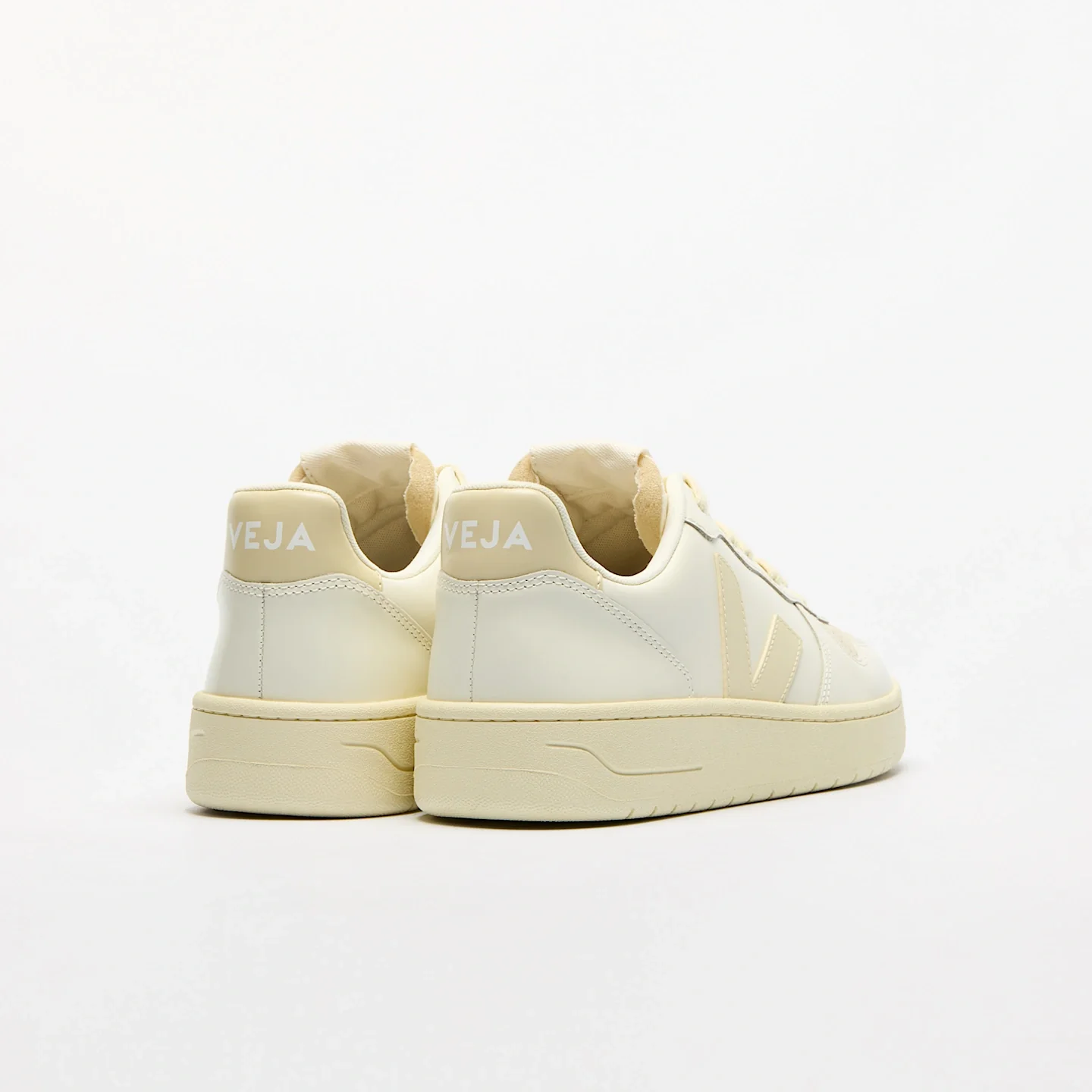 Veja Men's V-10 Leather Sneakers - Image 9
