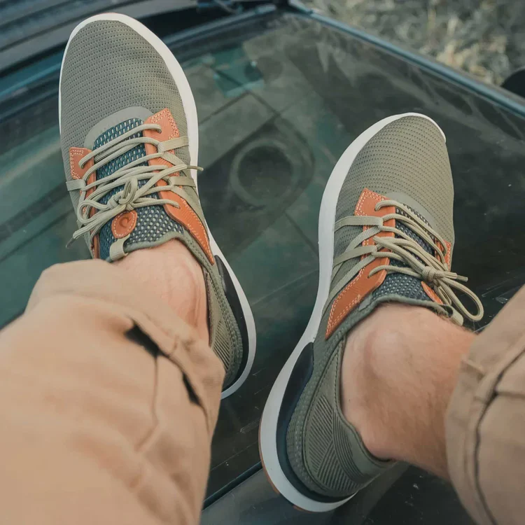 OluKai Men's Mio Lī Sneaker - Image 36