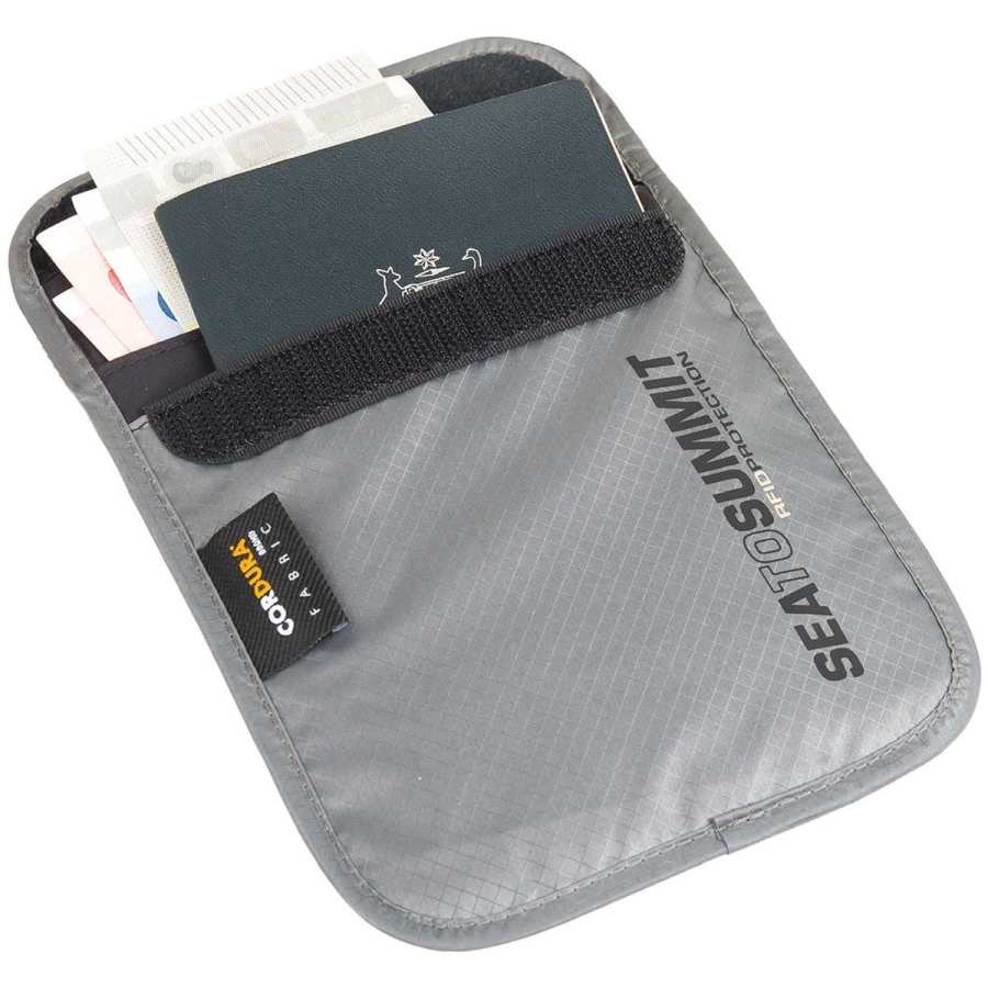 Travelling Light Neck Pouch RFID - Image 3
