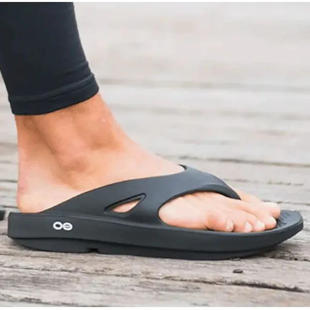 Oofos Ooriginal Black Unisex Sandal - Image 4