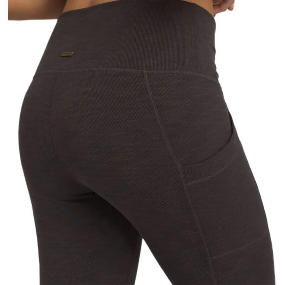 Women's Becksa 7/8 Leggings - Image 2