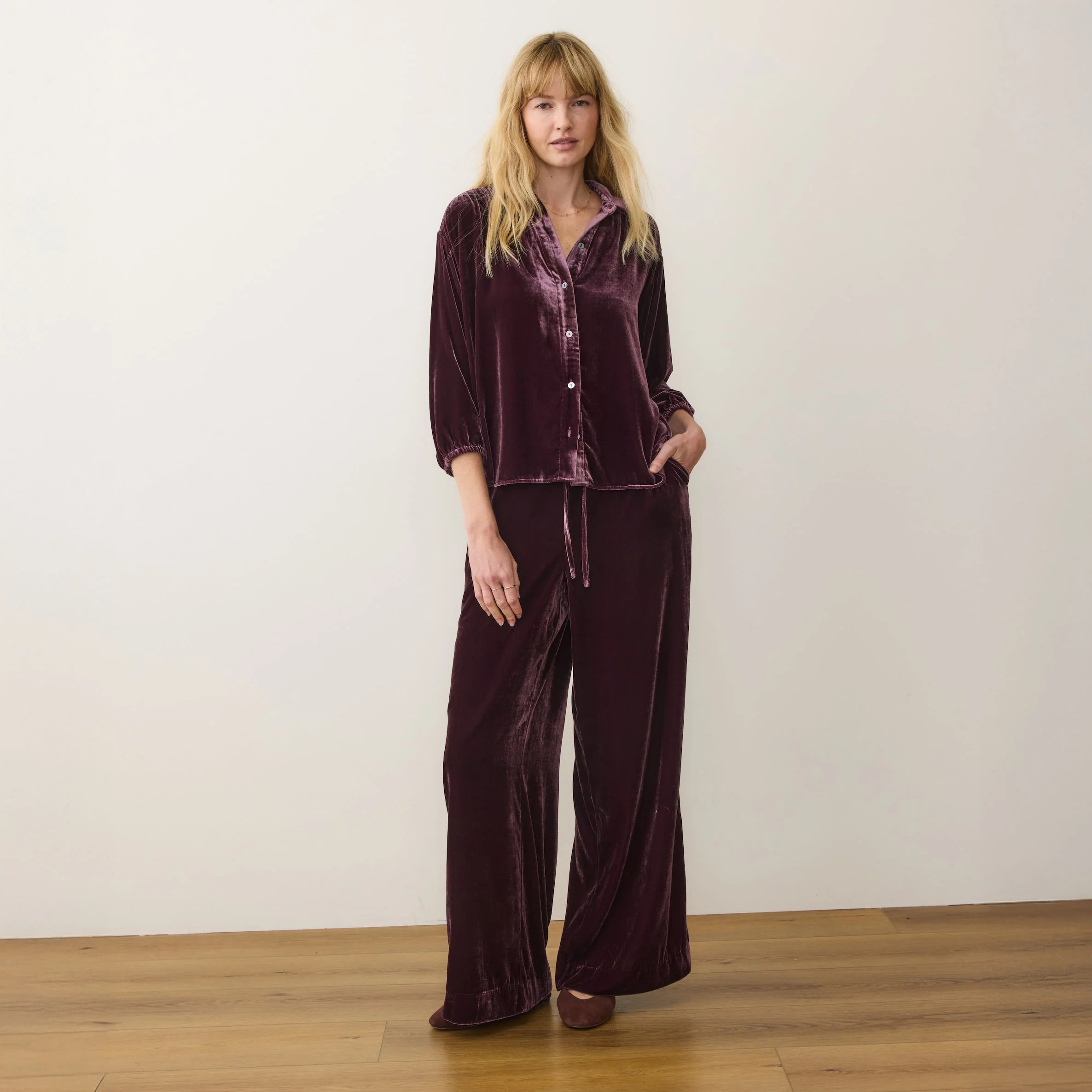 Marine Layer Women's Bella Velvet Oversized Shirt - Image 4