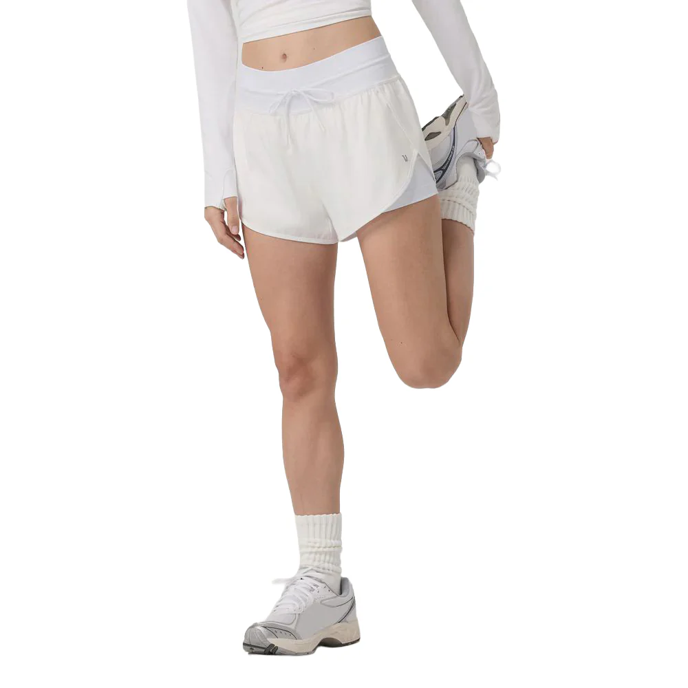 Vuori Women's Daily Speed Shorts - 2.5" - Image 11