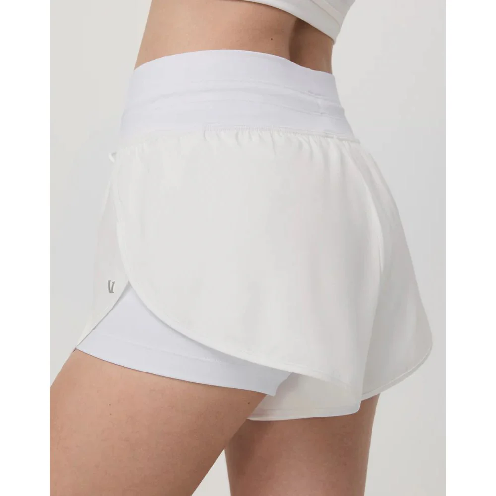 Vuori Women's Daily Speed Shorts - 2.5" - Image 15