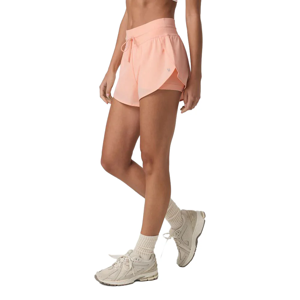 Vuori Women's Daily Speed Shorts - 2.5" - Image 17