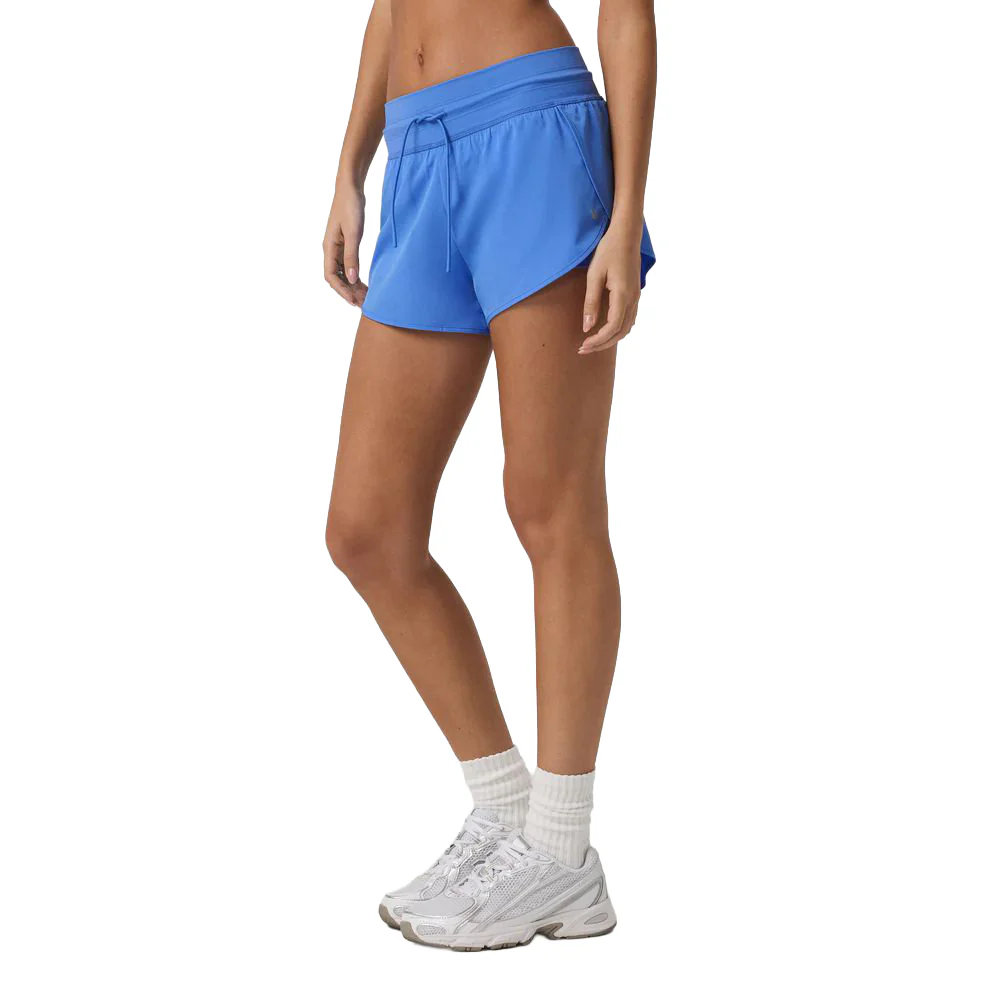 Vuori Women's Daily Speed Shorts - 2.5" - Image 2