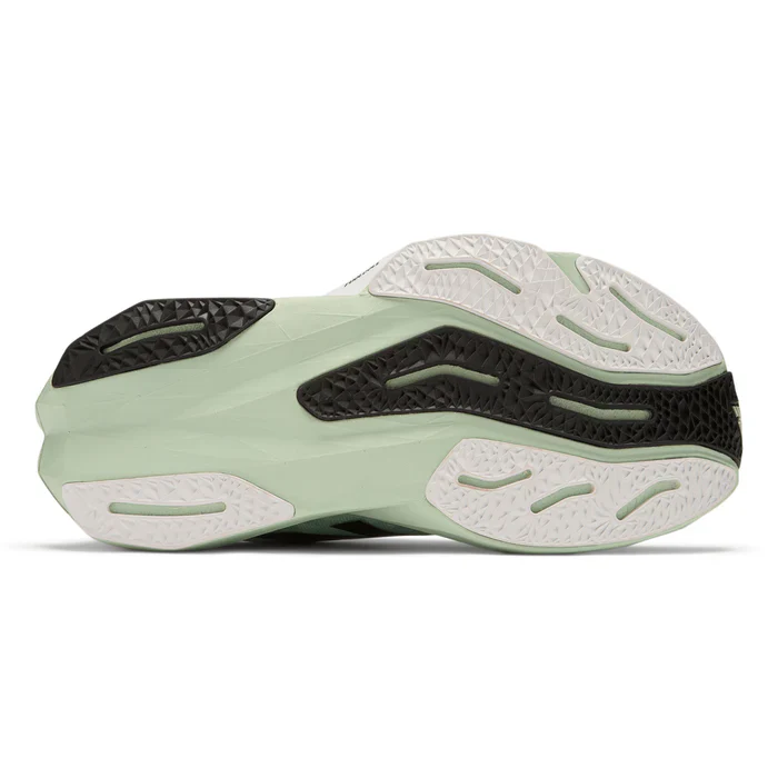 New Balance Women's Fuelcell Rebel V4 - Image 5