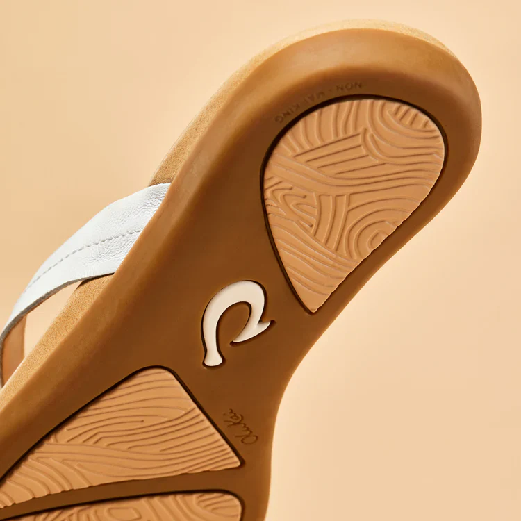 OluKai Women's Honu - Image 7