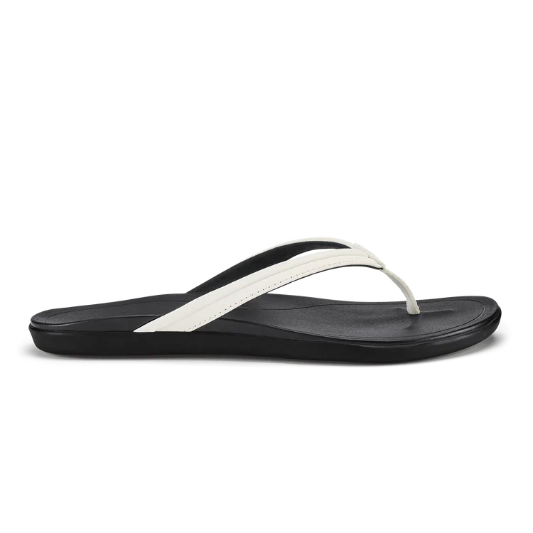 OluKai Women's Ho‘ōpio Maluā Beach Sandals - Image 5