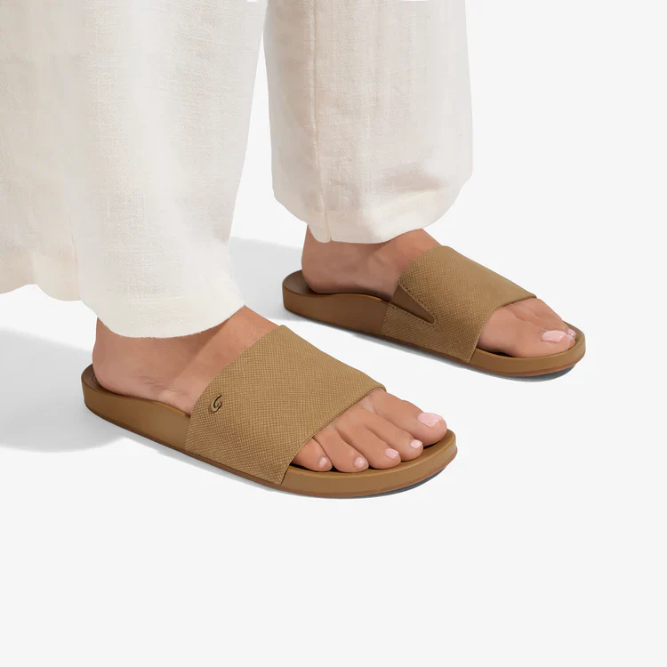 OluKai Women's Kīpe‘a Pono Sandal - Image 2