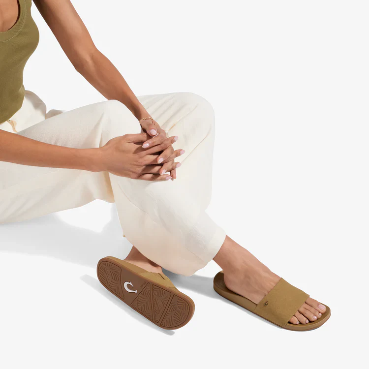 OluKai Women's Kīpe‘a Pono Sandal - Image 6