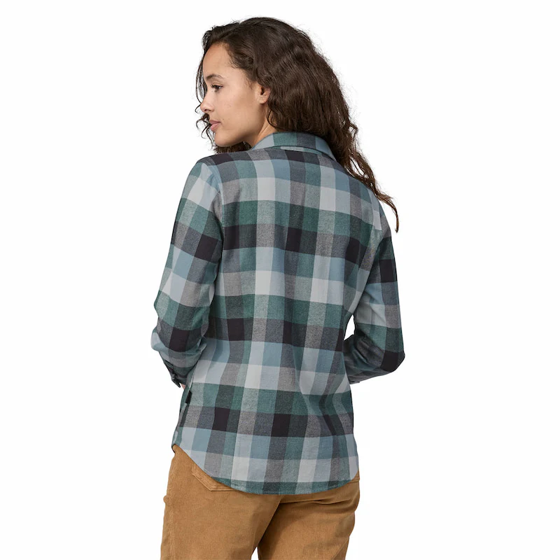 Patagonia Women's Long-Sleeved Organic Cotton Midweight Fjord Flannel Shirt - Image 3