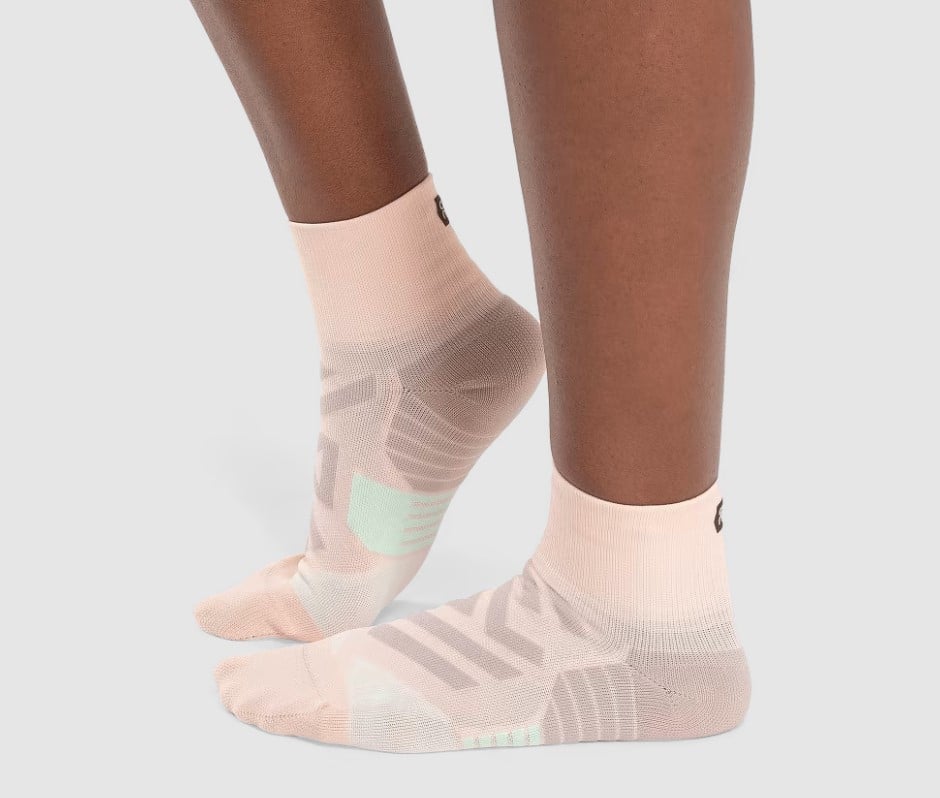 On Women's Performance Mid Sock - Image 4