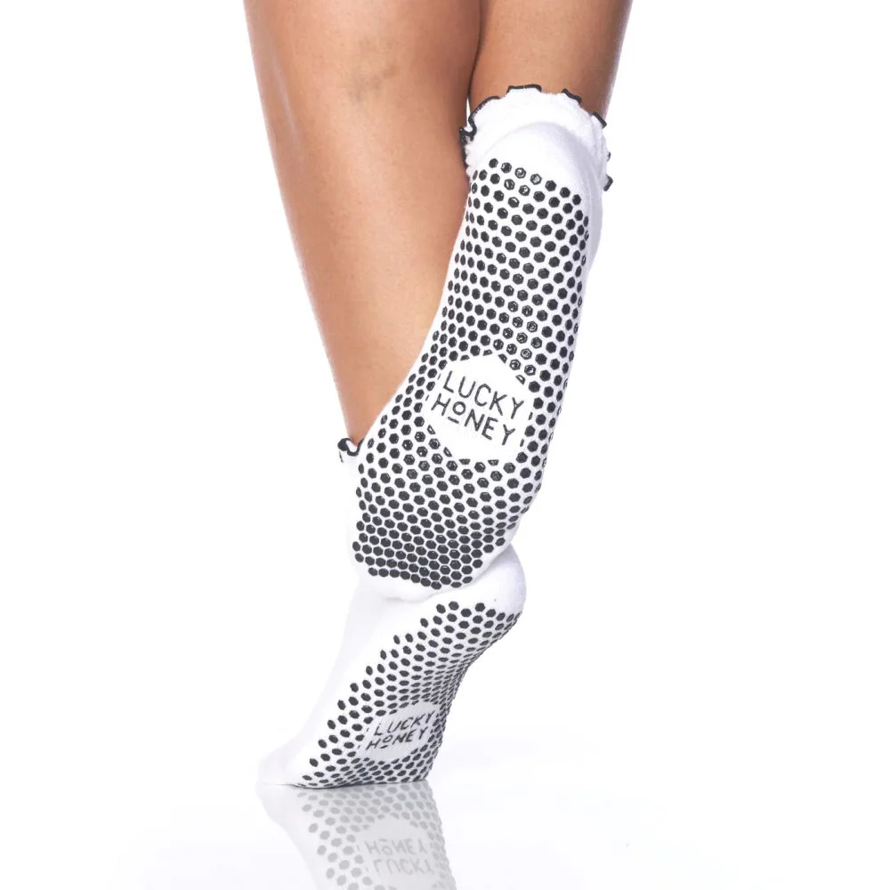 Lucky Honey Women's Ruffle Grip Sock for Pilates - Image 7