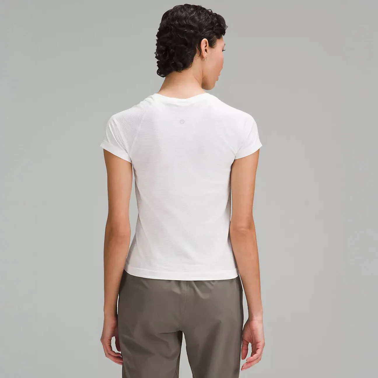 Lululemon Women's Swiftly Tech Short Sleeve Short 2.0 Waist Length - Image 4