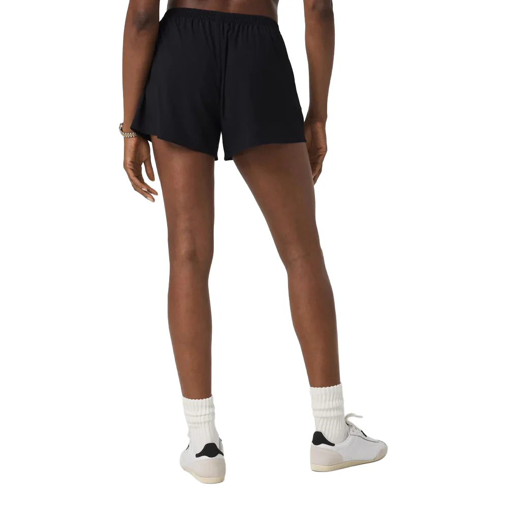Vuori Women's Villa Everyday Shorts - Image 3