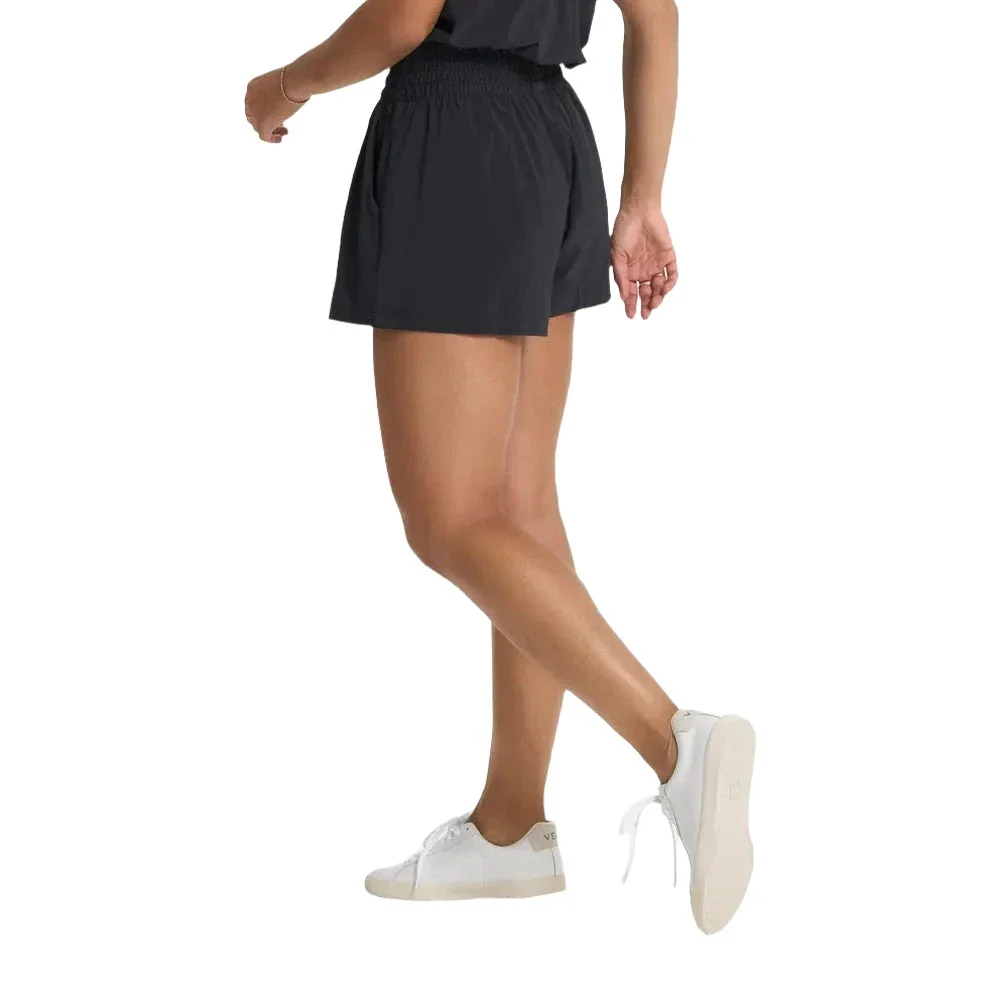 Vuori Women's Villa Shorts - Image 10